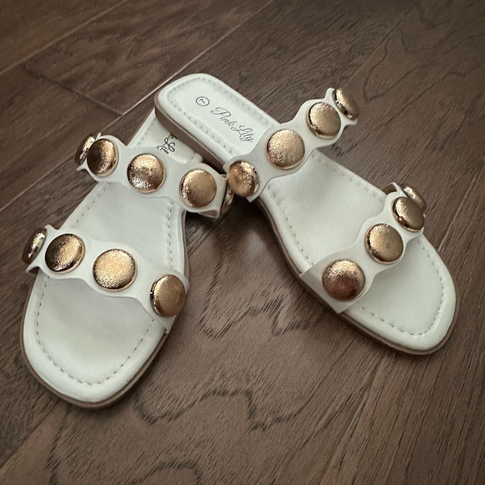 Pink Lily Sandals white with gold accents size 7